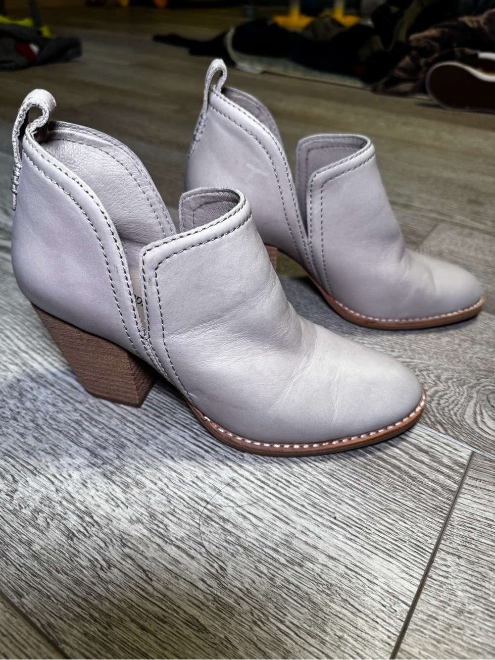 Jeffrey Campbell Cream Leather Ankle Booties with Tan Block Heel Size 6 - Picture 5 of 9